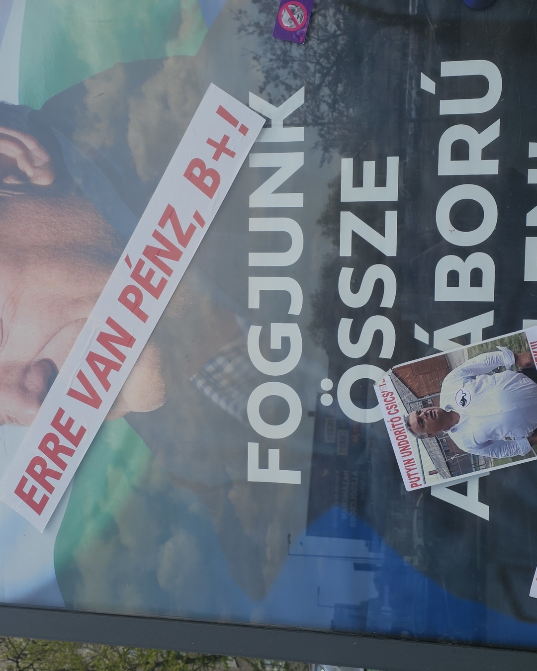 Зеленский на каждом шагу: как Орбан использует Украину в агитации. Репортаж из Будапешта